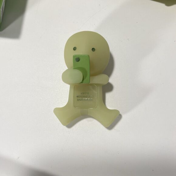 Authentic Smiski Playing Behind Phone Hippers Glow In The Dark Figure - Picture 2 of 4